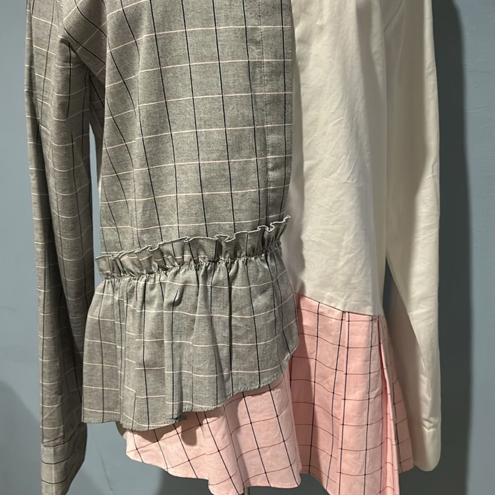 Scripted Asymmetrical 3/4 Button Down Pull Over Blouse white pink gray Ruffle - Picture 11 of 17